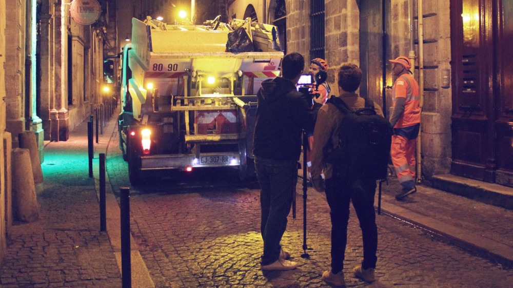 Tournage nocturne des métiers des ripeurs à Bordeaux.